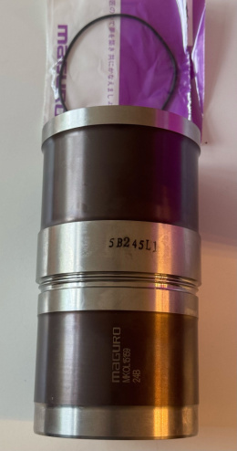 J919937 Tuleja cylindrowa Cummins 8,3.
